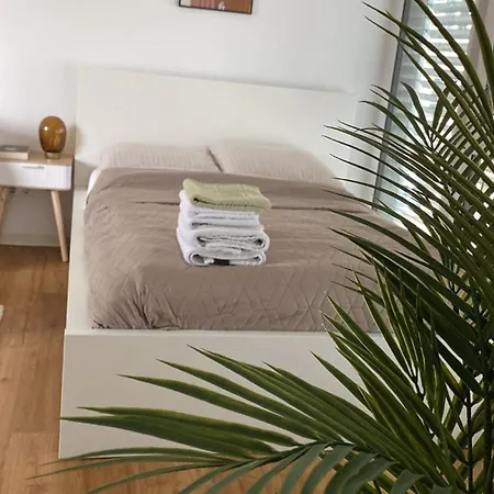 Apartment Studio Mit Stellplatz *